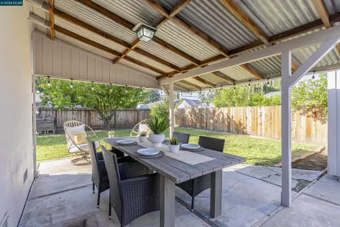Exterior - 1891 Gilly Ln, Concord, CA 94518 photo 19 of 25