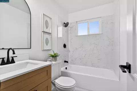 Bath - 1891 Gilly Ln, Concord, CA 94518 photo 3 of 5