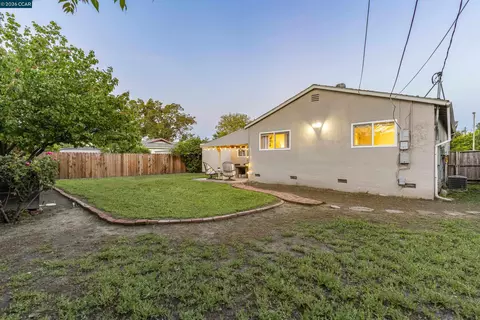 Exterior - 1891 Gilly Ln, Concord, CA 94518 photo 6 of 25