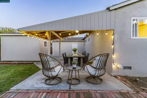 Exterior - 1891 Gilly Ln, Concord, CA 94518 photo 11 of 25