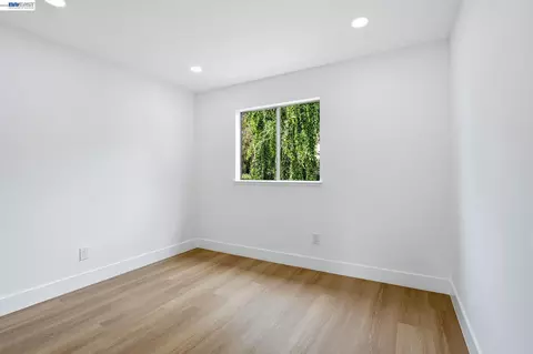 Bedroom - 2 Knoll Ct, Hercules, CA 94547 photo 8 of 11