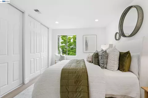 Bedroom - 2 Knoll Ct, Hercules, CA 94547 photo 2 of 11