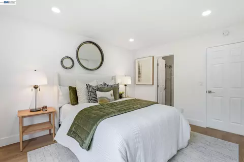 Bedroom - 2 Knoll Ct, Hercules, CA 94547 photo 3 of 11
