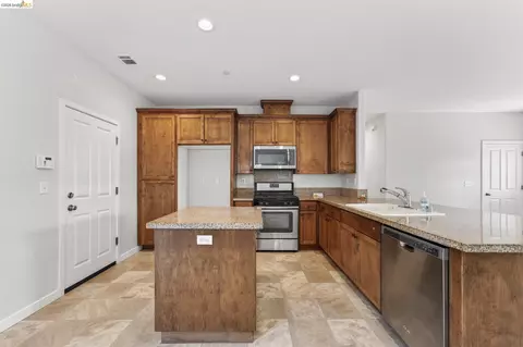 Other - 813 S School St, Lodi, CA 95240 photo 1 of 5