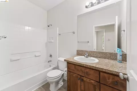 Bath - 813 S School St, Lodi, CA 95240 photo 2 of 2