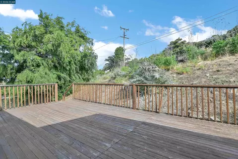 Exterior - 117 Jordan St, Vallejo, CA 94591 photo 2 of 4
