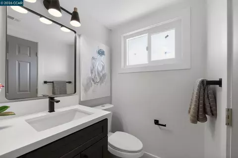 Bath - 27891 Ormond Ave, Hayward, CA 94544 photo 2 of 3