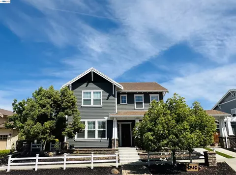 2942 San Minete Dr, Livermore, CA 94550