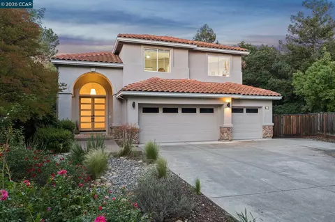 116 Castle Rock Ln, Walnut Creek, CA 94598