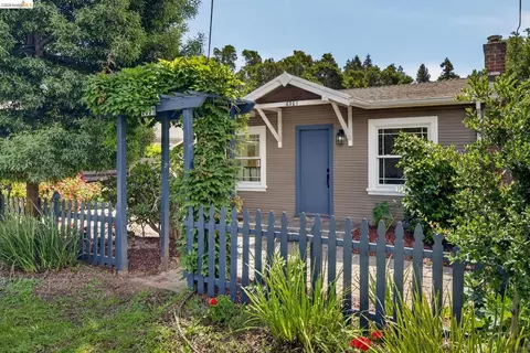 6301 Hillmont Dr, Oakland, CA 94605