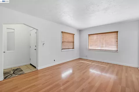 Living - 519 Annette Ave, Vallejo, CA 94591 photo 1 of 5