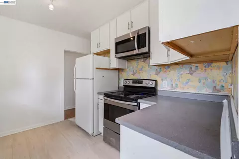 Kitchen - 519 Annette Ave, Vallejo, CA 94591 photo 2 of 4