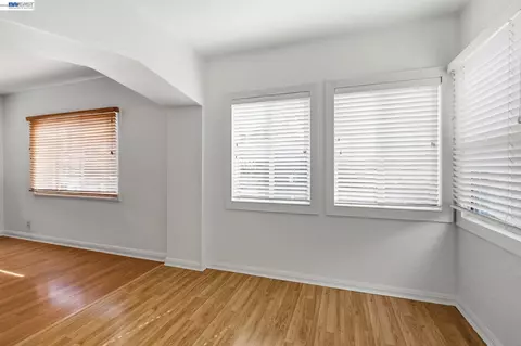 Living - 519 Annette Ave, Vallejo, CA 94591 photo 5 of 5