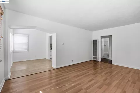 Living - 519 Annette Ave, Vallejo, CA 94591 photo 4 of 5