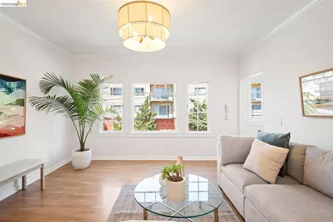 245 29th St # 4, Oakland, CA 94611