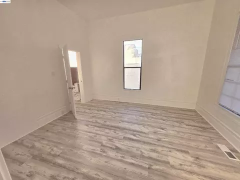 Bedroom - 220 E Lodi Ave, Lodi, CA 95240 photo 1 of 1