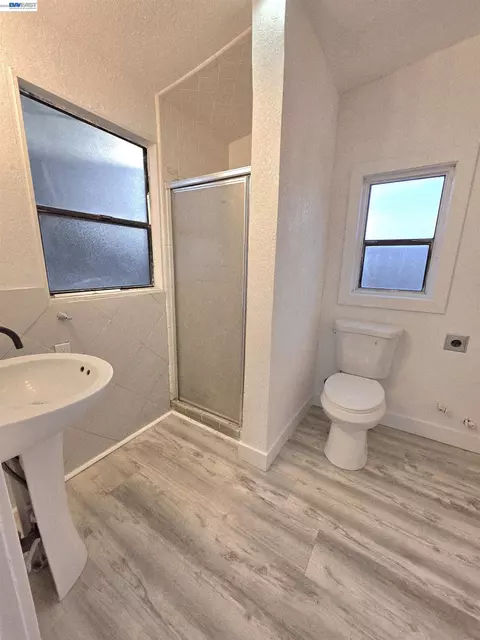 Bath - 220 E Lodi Ave, Lodi, CA 95240 photo 1 of 2