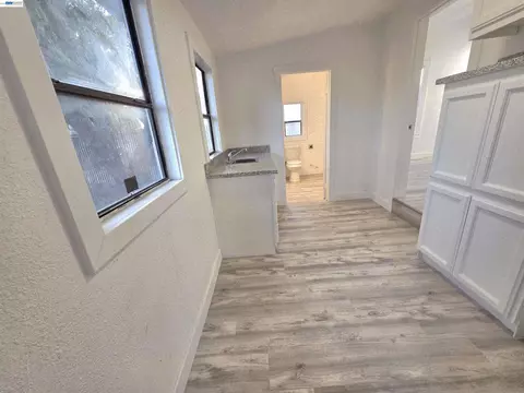 Entry Way - 220 E Lodi Ave, Lodi, CA 95240 photo 2 of 3