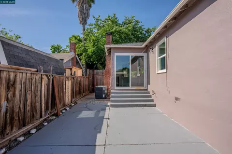 Exterior - 52 Bell Dr, Pittsburg, CA 94565 photo 2 of 5