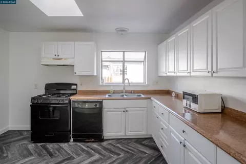 Kitchen - 52 Bell Dr, Pittsburg, CA 94565 photo 1 of 2