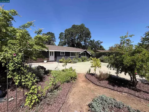 1025 Panadero Way, Clayton, CA 94517