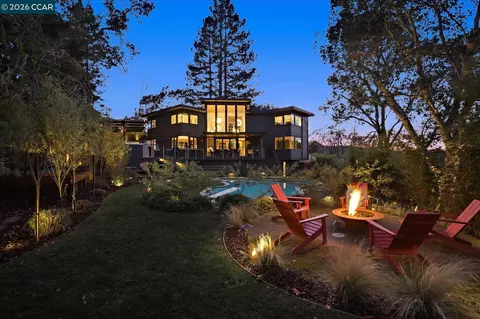 32 Los Dedos Rd, Orinda, CA 94563