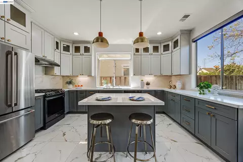 Kitchen - 239 Balboa Dr, Milpitas, CA 95035 photo 2 of 4