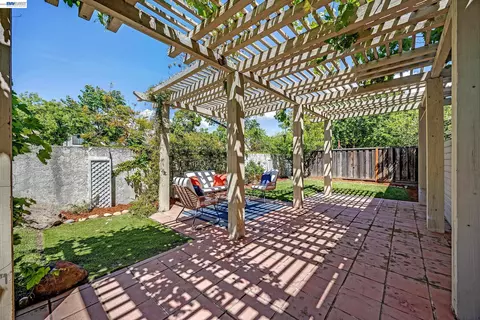 Exterior - 239 Balboa Dr, Milpitas, CA 95035 photo 4 of 8