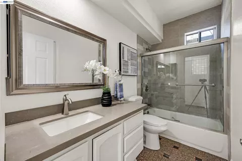 Bath - 239 Balboa Dr, Milpitas, CA 95035 photo 1 of 4