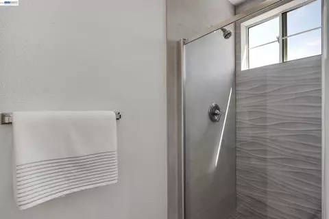 Bath - 239 Balboa Dr, Milpitas, CA 95035 photo 4 of 4