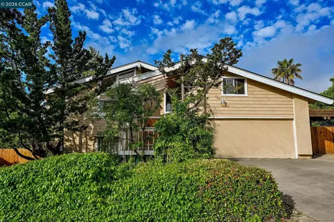 15 Citadel Ct, Pleasant Hill, CA 94523