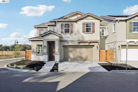 121 Creek View Cir, Fairfield, CA 94533