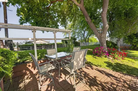 Exterior - 5014 Sandmound Blvd, Oakley, CA 94561 photo 13 of 14
