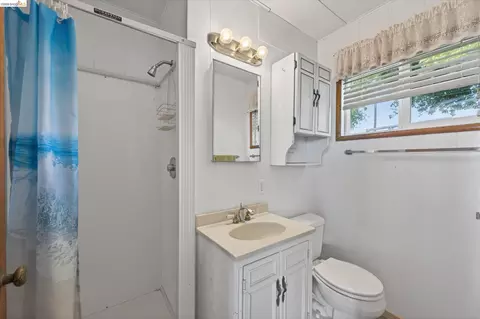 Bath - 5014 Sandmound Blvd, Oakley, CA 94561 photo 2 of 2