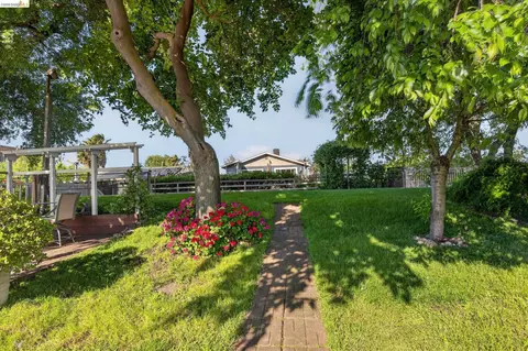 Exterior - 5014 Sandmound Blvd, Oakley, CA 94561 photo 9 of 14