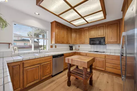 Kitchen - 5014 Sandmound Blvd, Oakley, CA 94561 photo 1 of 2