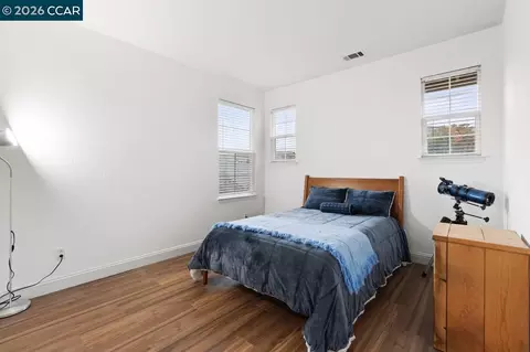Bedroom - 995 Rosehedge Ct, Concord, CA 94521 photo 7 of 9