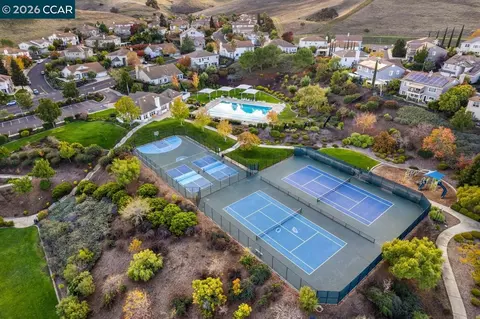 View/Area - 995 Rosehedge Ct, Concord, CA 94521 photo 3 of 4