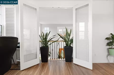 Entry Way - 995 Rosehedge Ct, Concord, CA 94521 photo 6 of 9