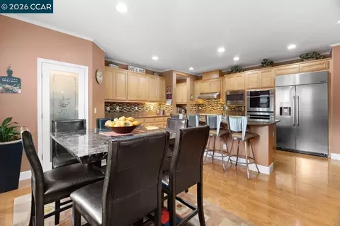 Kitchen - 995 Rosehedge Ct, Concord, CA 94521 photo 6 of 6