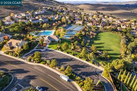 View/Area - 995 Rosehedge Ct, Concord, CA 94521 photo 4 of 4