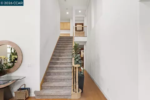 Entry Way - 995 Rosehedge Ct, Concord, CA 94521 photo 5 of 9