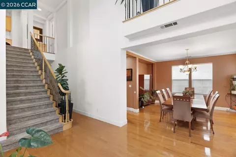 Entry Way - 995 Rosehedge Ct, Concord, CA 94521 photo 4 of 9