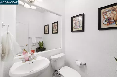 Bath - 995 Rosehedge Ct, Concord, CA 94521 photo 1 of 6