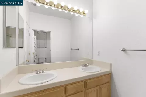 Bath - 995 Rosehedge Ct, Concord, CA 94521 photo 5 of 6