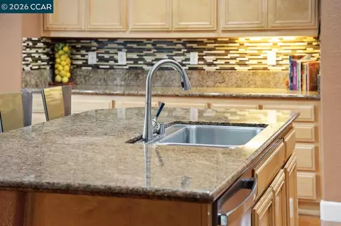 Kitchen - 995 Rosehedge Ct, Concord, CA 94521 photo 5 of 6