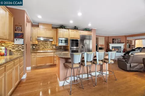 Kitchen - 995 Rosehedge Ct, Concord, CA 94521 photo 3 of 6