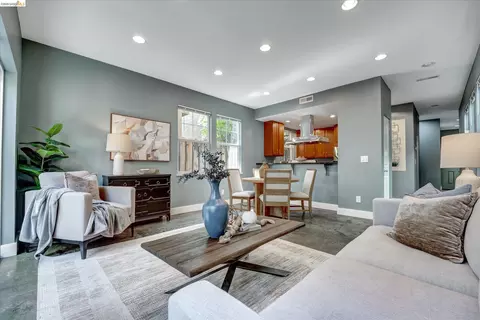 3038 E 18th St, Oakland, CA 94601