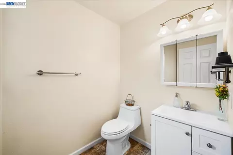 Bath - 20980 Birch #C, Hayward, CA 94541 photo 2 of 2