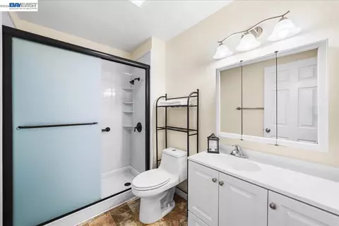 Bath - 20980 Birch #C, Hayward, CA 94541 photo 1 of 2